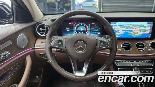 Mercedes-Benz E-Class 2018 — photo 19