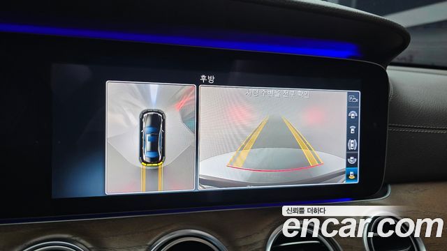 Mercedes-Benz E-Class 2018 — photo 21