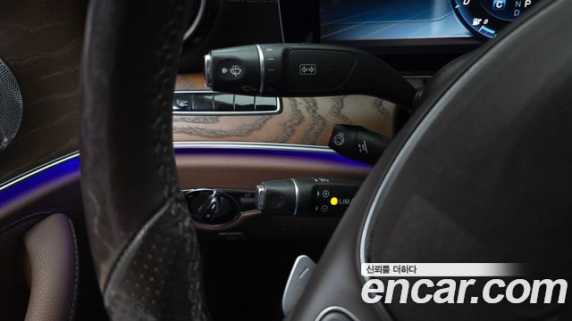 Mercedes-Benz E-Class 2018 — photo 26