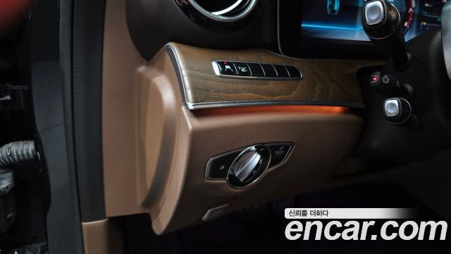 Mercedes-Benz E-Class 2018 — photo 27