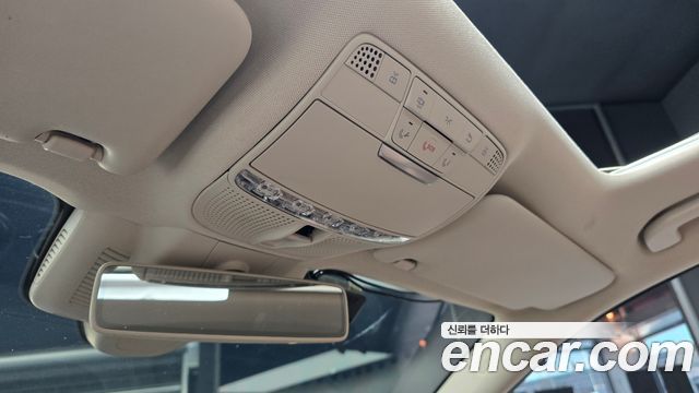 Mercedes-Benz E-Class 2018 — photo 30