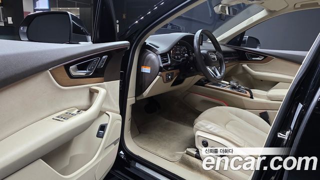 Audi Q7 2016 — photo 10