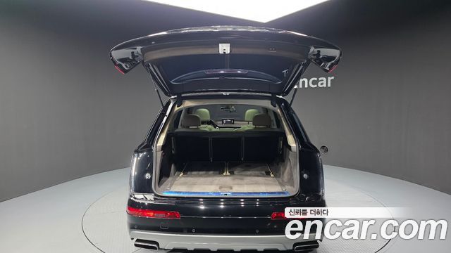 Audi Q7 2016 — photo 20