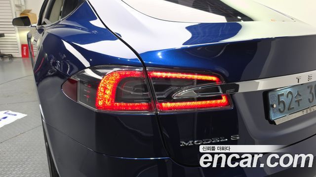 Tesla Model S 2017 — photo 9