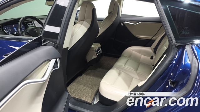 Tesla Model S 2017 — photo 16