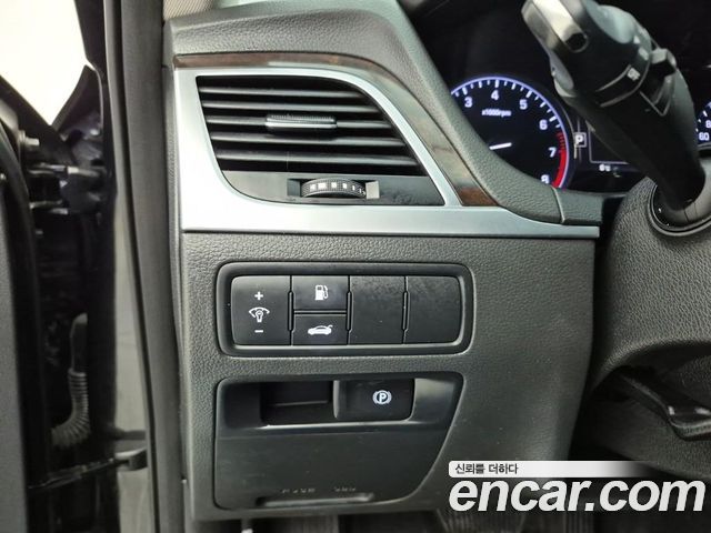 Hyundai Genesis 2016 — photo 16