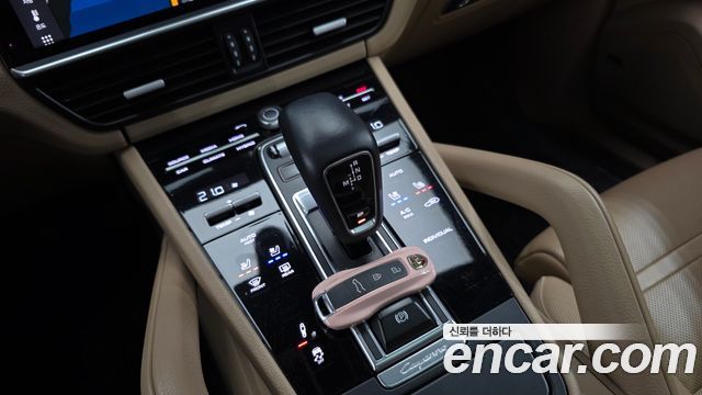 Porsche Cayenne 2020 — photo 9
