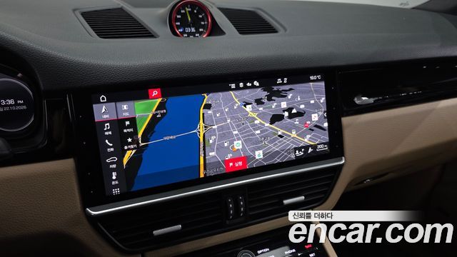 Porsche Cayenne 2020 — photo 15