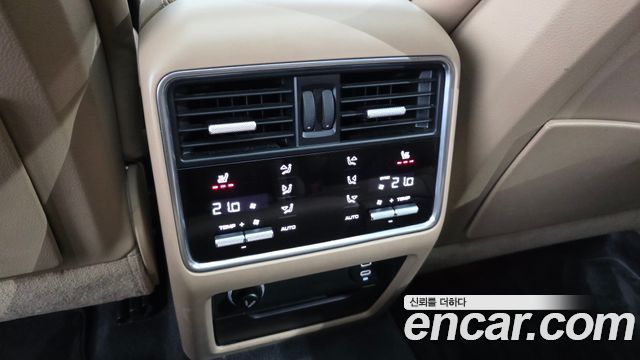 Porsche Cayenne 2020 — photo 19