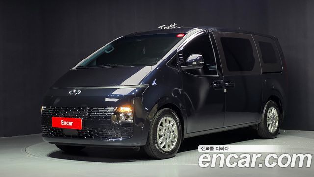 Hyundai Staria 2024 — photo 1