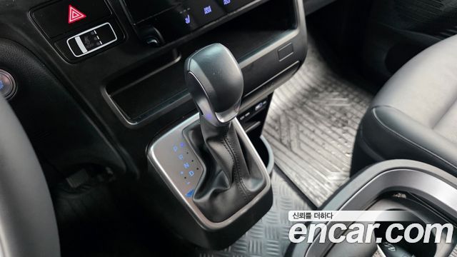 Hyundai Staria 2024 — photo 12