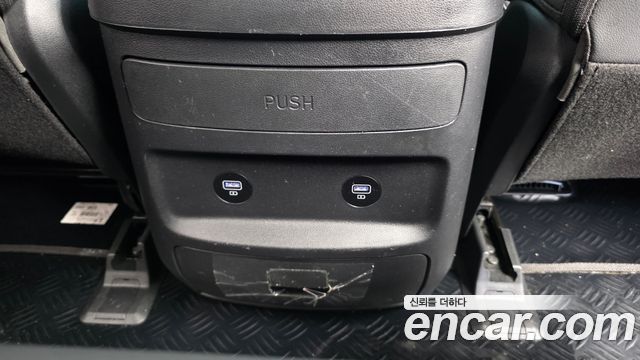 Hyundai Staria 2024 — photo 25
