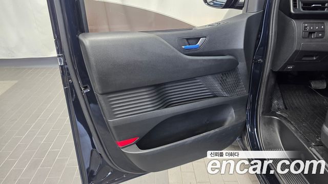 Hyundai Staria 2024 — photo 14