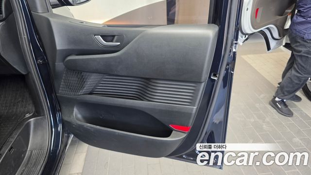 Hyundai Staria 2024 — photo 15