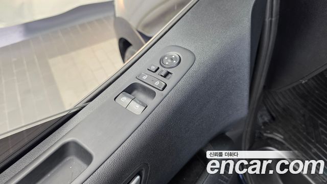 Hyundai Staria 2024 — photo 28
