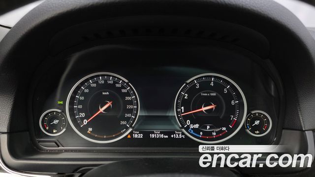 BMW 5-Series 2013 — photo 8