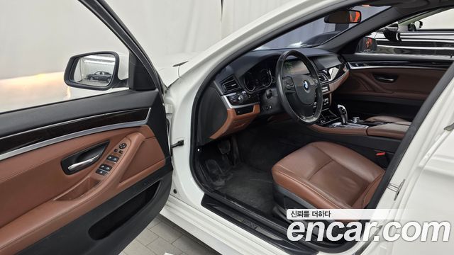 BMW 5-Series 2013 — photo 10
