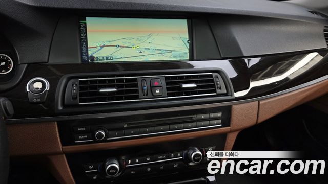 BMW 5-Series 2013 — photo 14