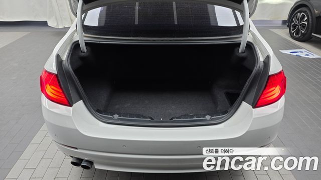 BMW 5-Series 2013 — photo 20