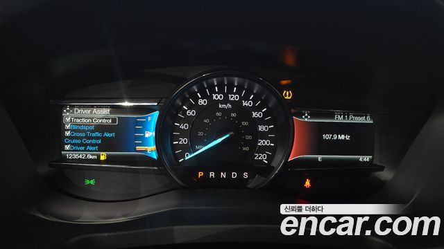 Ford Explorer 2017 — photo 11