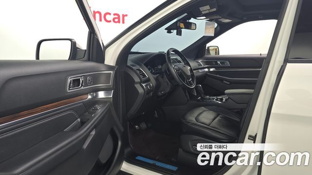 Ford Explorer 2017 — photo 13