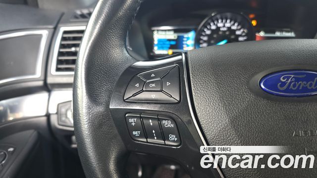 Ford Explorer 2017 — photo 22