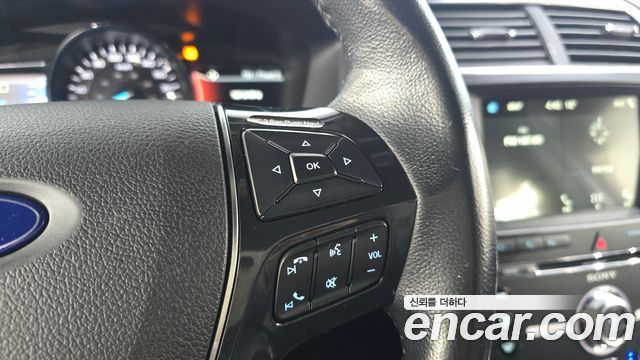 Ford Explorer 2017 — photo 23