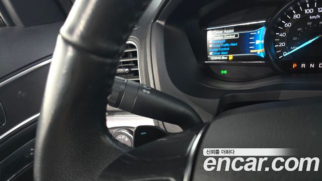 Ford Explorer 2017 — photo 25