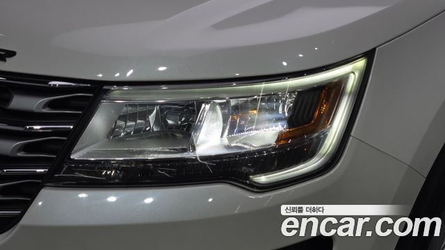 Ford Explorer 2017 — photo 8