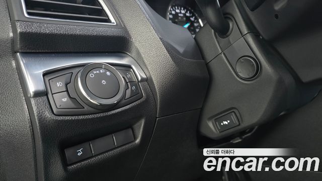 Ford Explorer 2017 — photo 27
