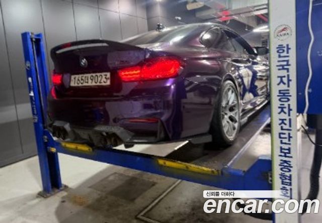 BMW M4 2018 — photo 2