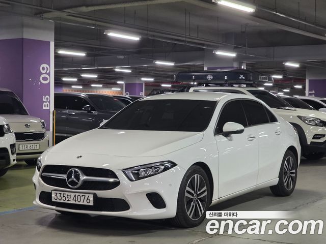 Mercedes-Benz A-Class 2022 — photo 2