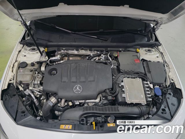 Mercedes-Benz A-Class 2022 — photo 6