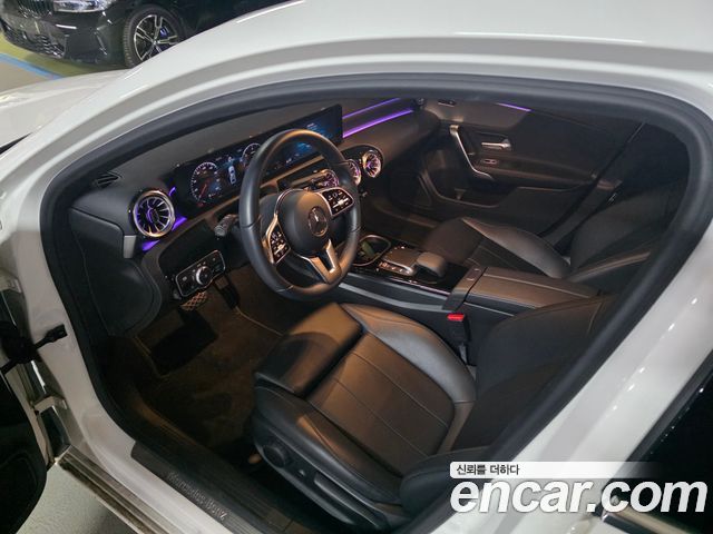 Mercedes-Benz A-Class 2022 — photo 11