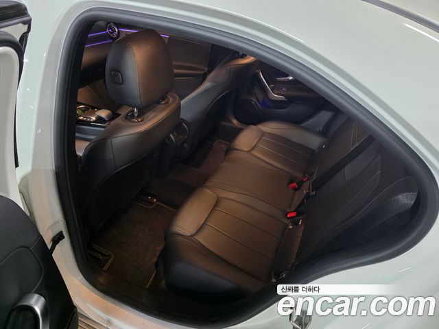 Mercedes-Benz A-Class 2022 — photo 12