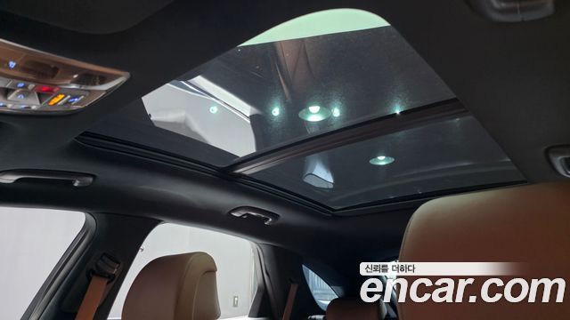 Genesis GV70 2022 — photo 24