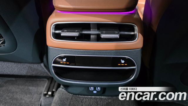 Genesis GV70 2022 — photo 25