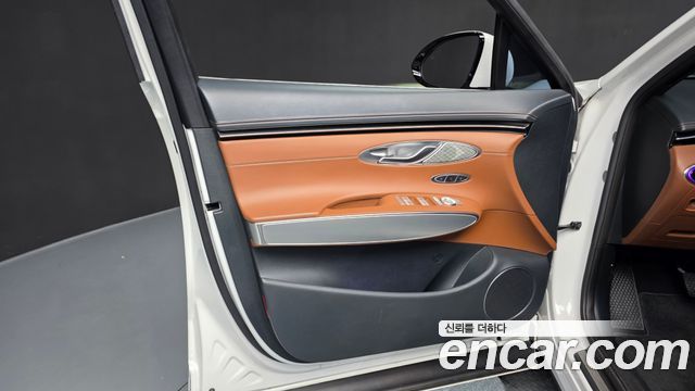 Genesis GV70 2022 — photo 14