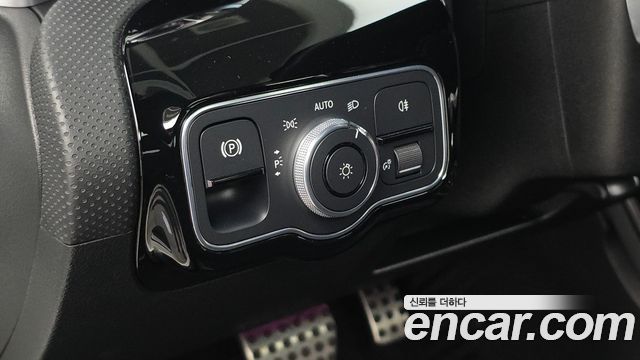 Mercedes-Benz CLA-Class 2021 — photo 27