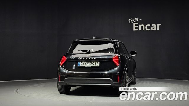 Mini Cooper 2025 — photo 4