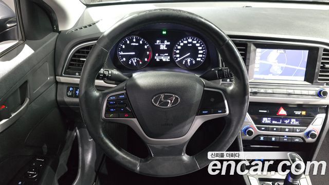 Hyundai AVANTE 2016 — photo 13