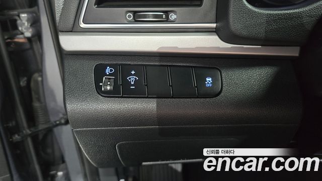 Hyundai AVANTE 2016 — photo 16