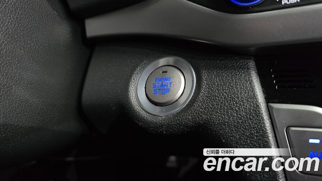 Hyundai AVANTE 2016 — photo 17