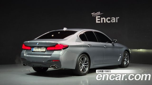 BMW 5-Series 2023 — photo 2