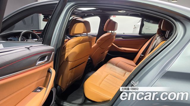 BMW 5-Series 2023 — photo 17