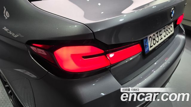 BMW 5-Series 2023 — photo 9