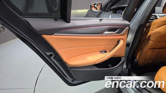 BMW 5-Series 2023 — photo 15