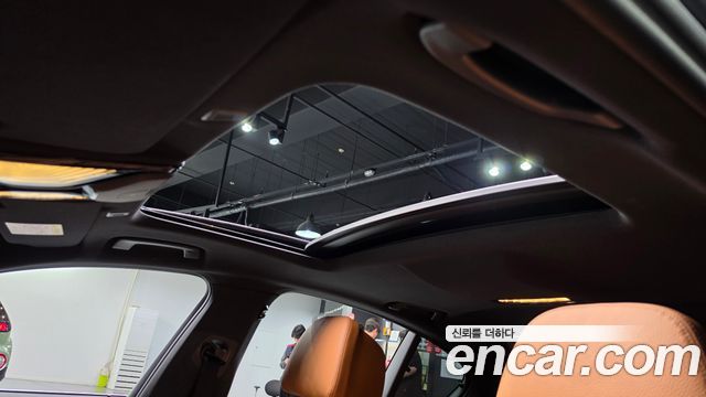 BMW 5-Series 2023 — photo 31