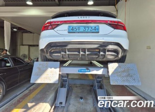 Audi e-tron GT 2022 — photo 2