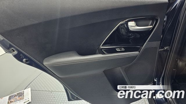 Kia Niro 2018 — photo 15